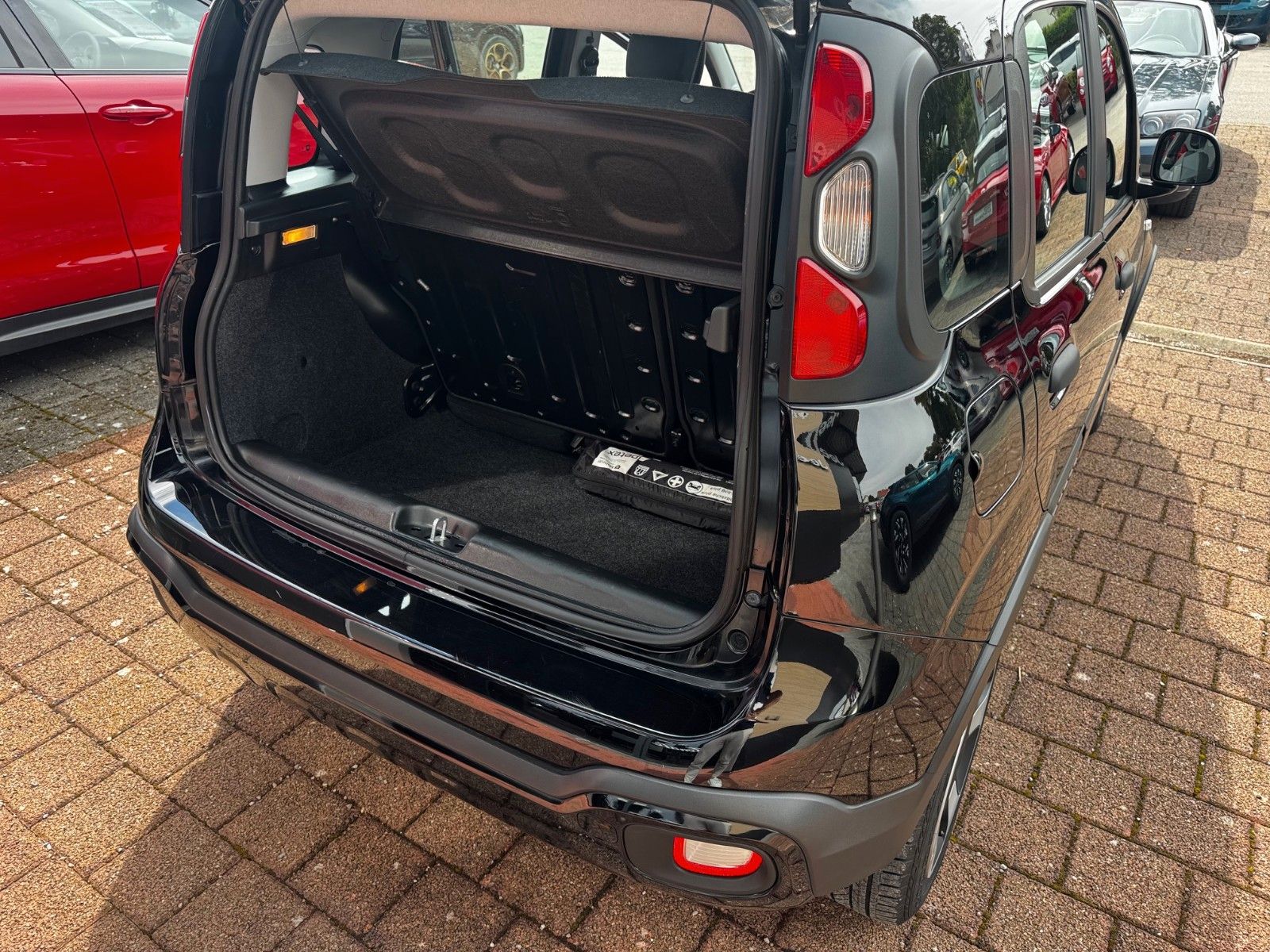 Fahrzeugabbildung Fiat Panda City Cross Plus USB KLIMAAUT. RADIO