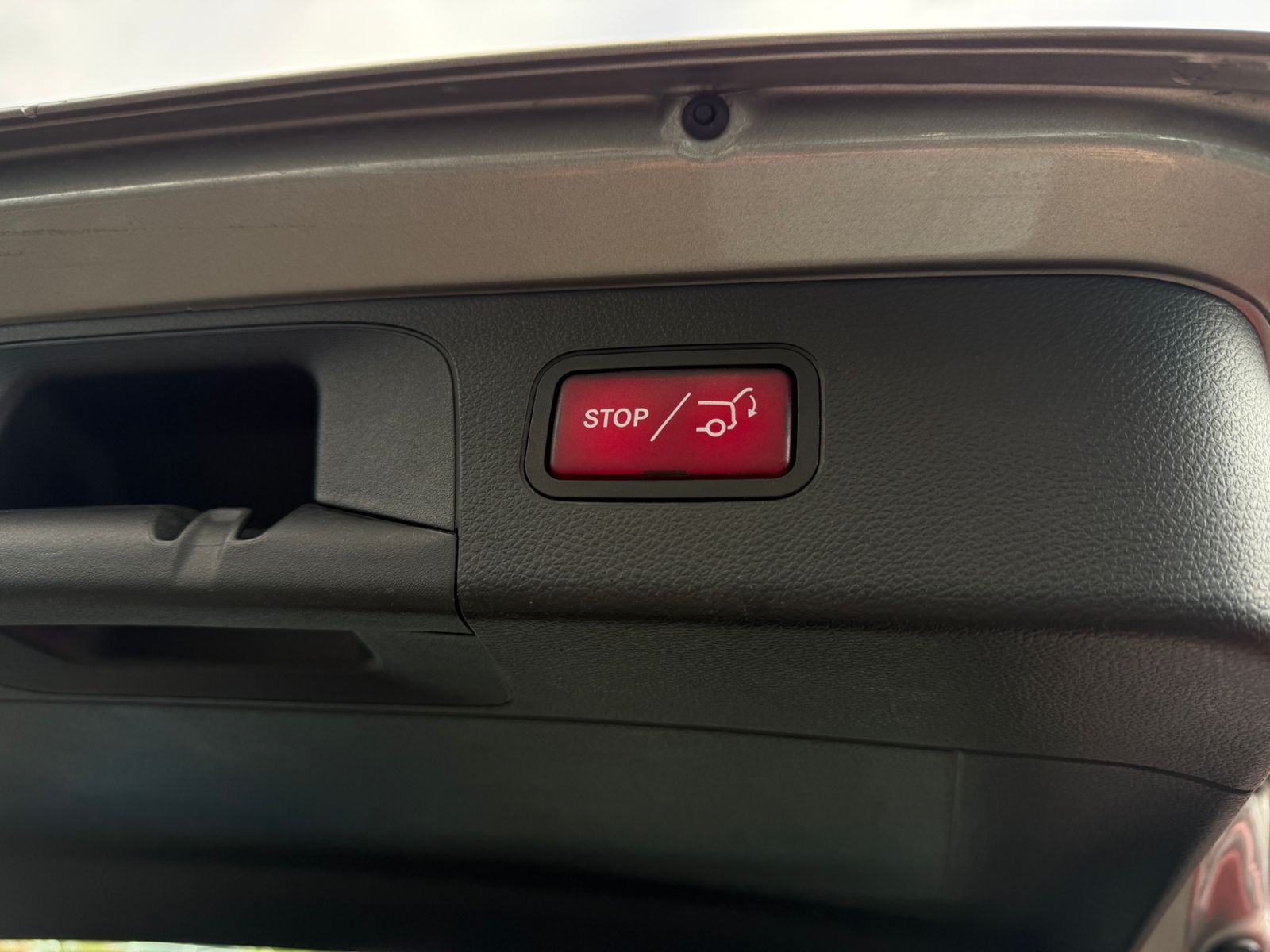 Fahrzeugabbildung Mercedes-Benz GLC 220 d 4Matic AMG Line PANO LED NAV