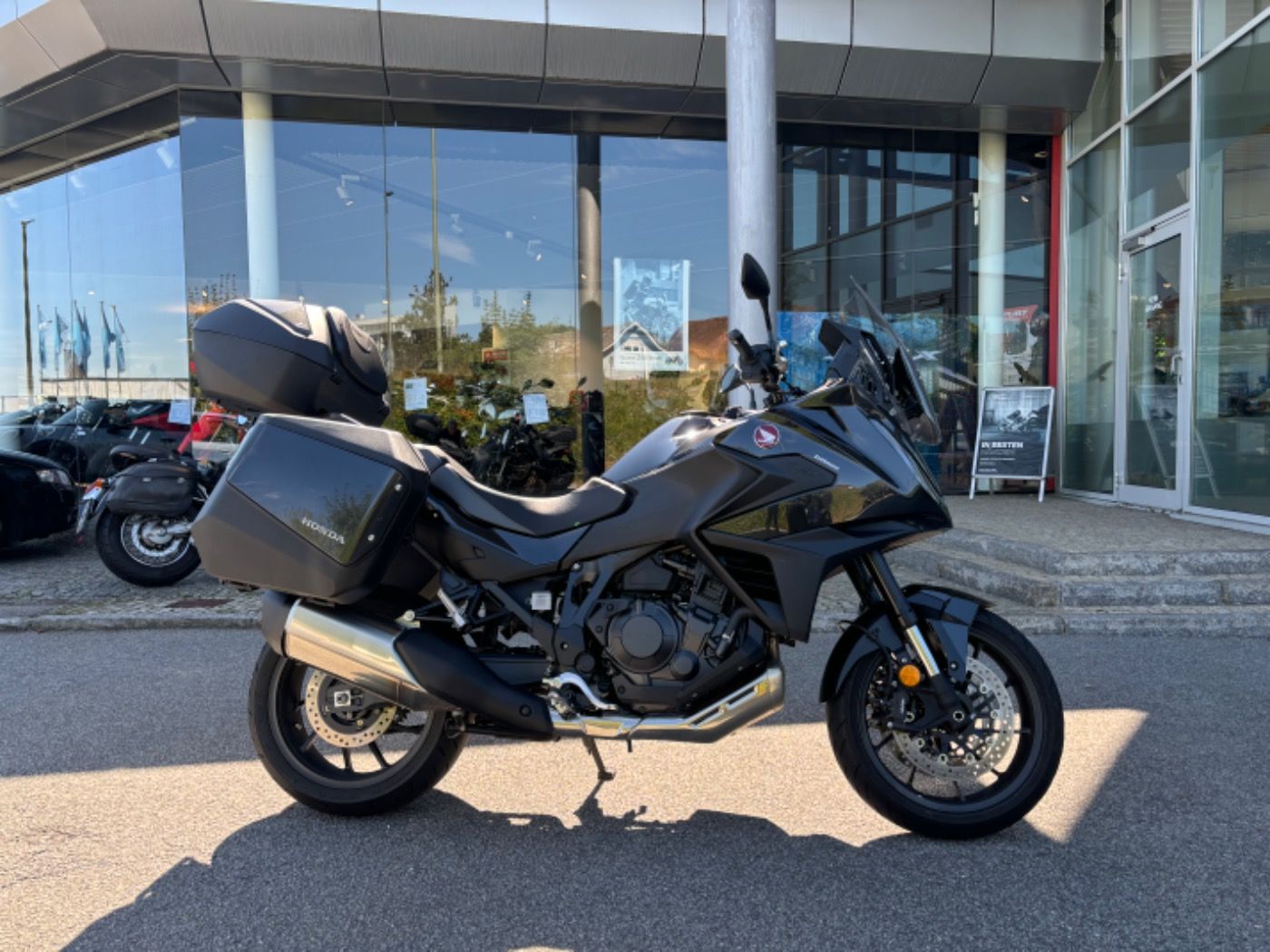 Fahrzeugabbildung Honda NT 1100 Schalter Standard 2025 Topcase