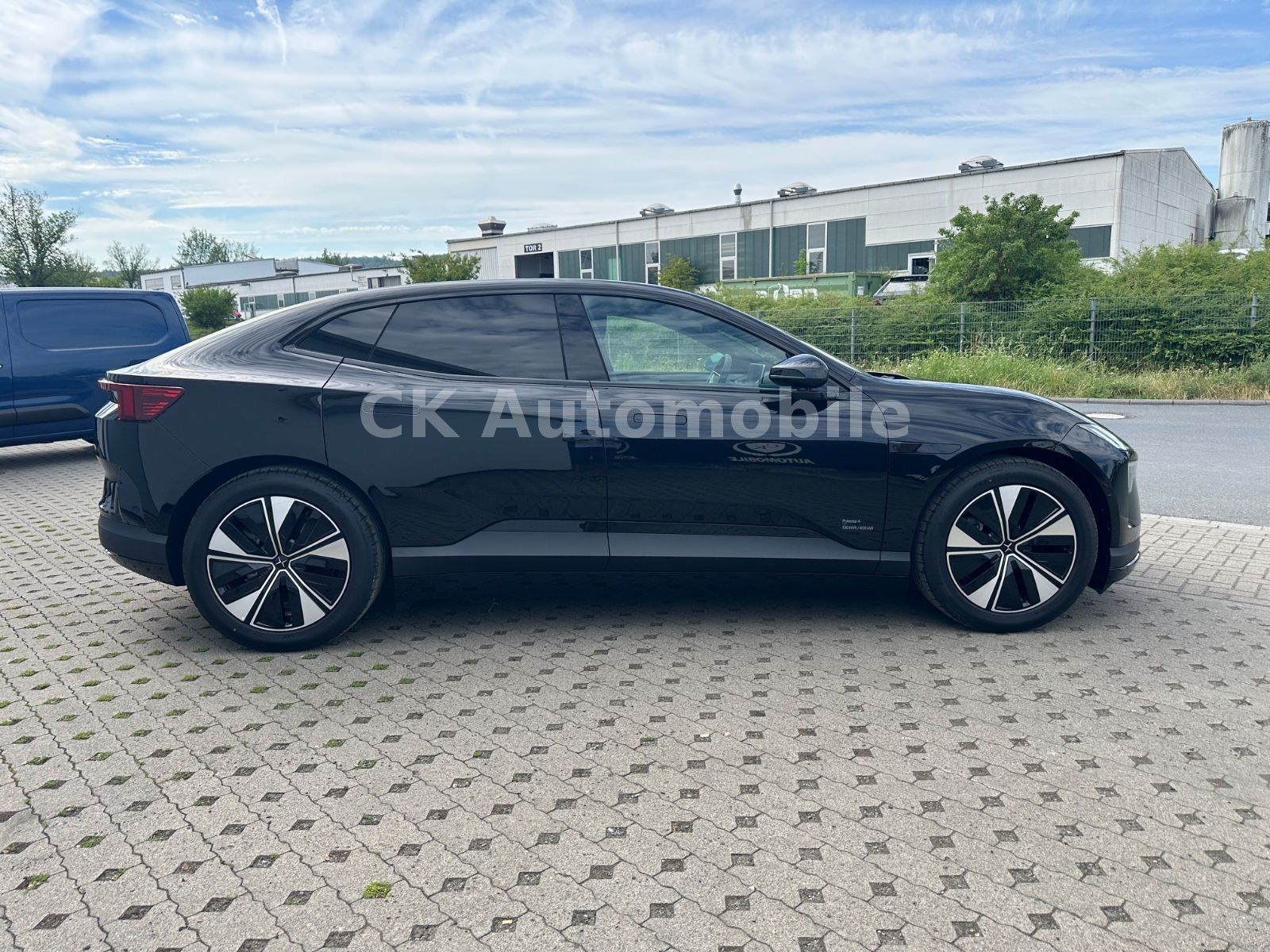 Fahrzeugabbildung Polestar 4 LRDM 400 kW Long Range Dual/Pano/Head-Up