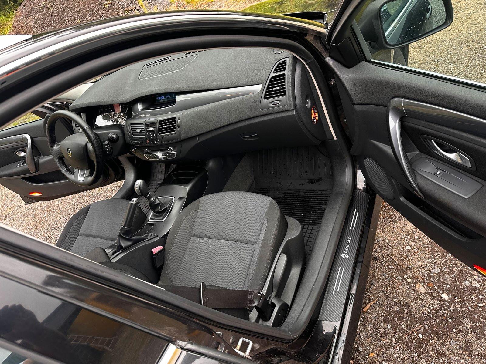 Renault Laguna 2010 — photo 5