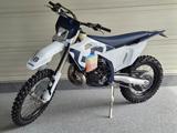 Husqvarna TE 300 - HUSQVARNA TE 300