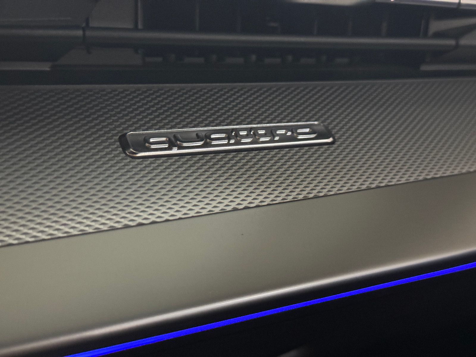 Fahrzeugabbildung Audi A3 40 TDI LIM. QUATTRO 3X S-LINE RS3 S-SITZE B&0