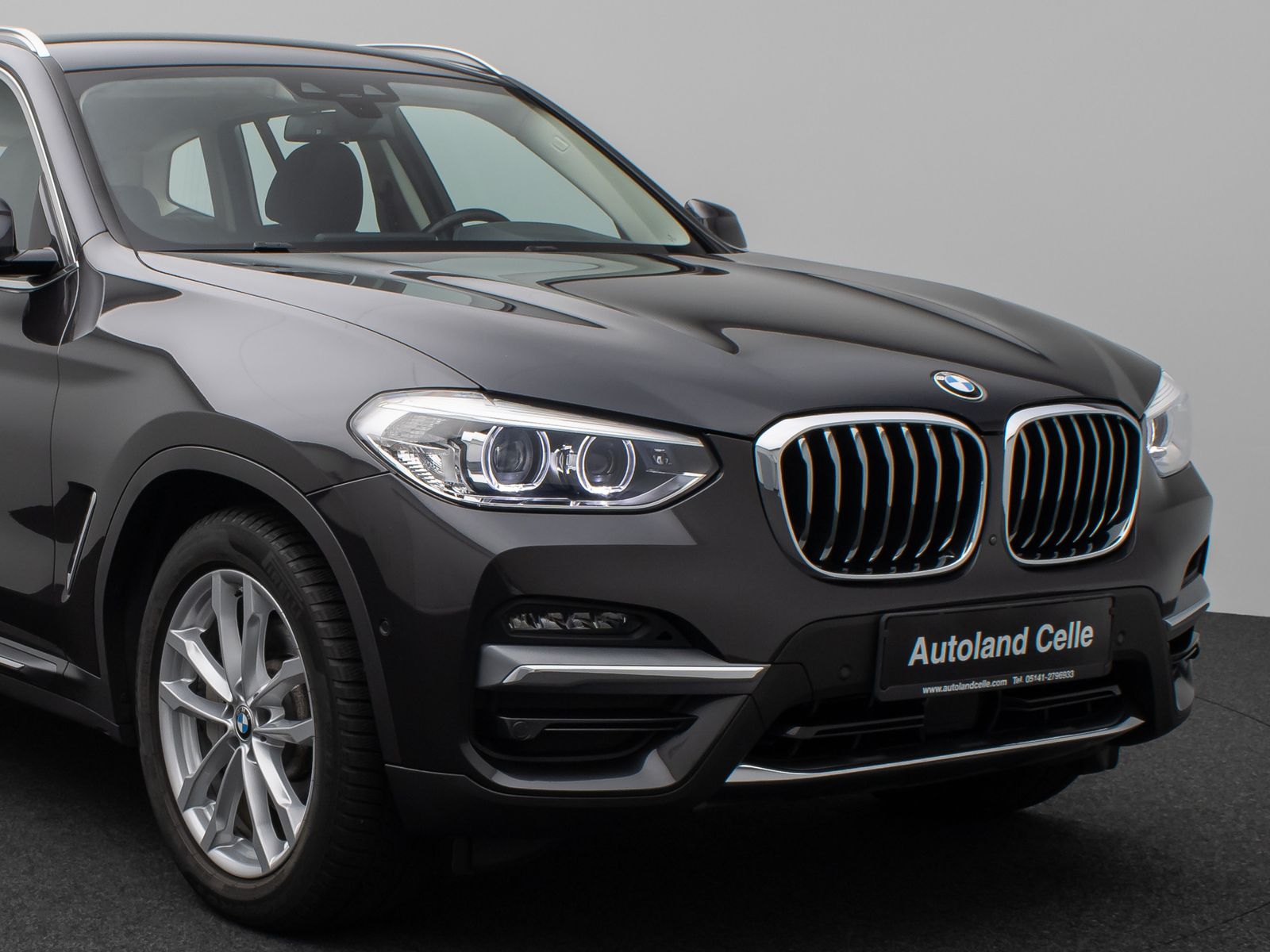 Fahrzeugabbildung BMW X3 xD30d LuxuryLine 360°HUD DAB HiFi AHK Komfort