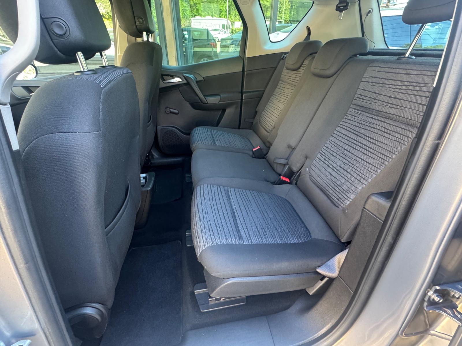 Opel Meriva 2015 — photo 10