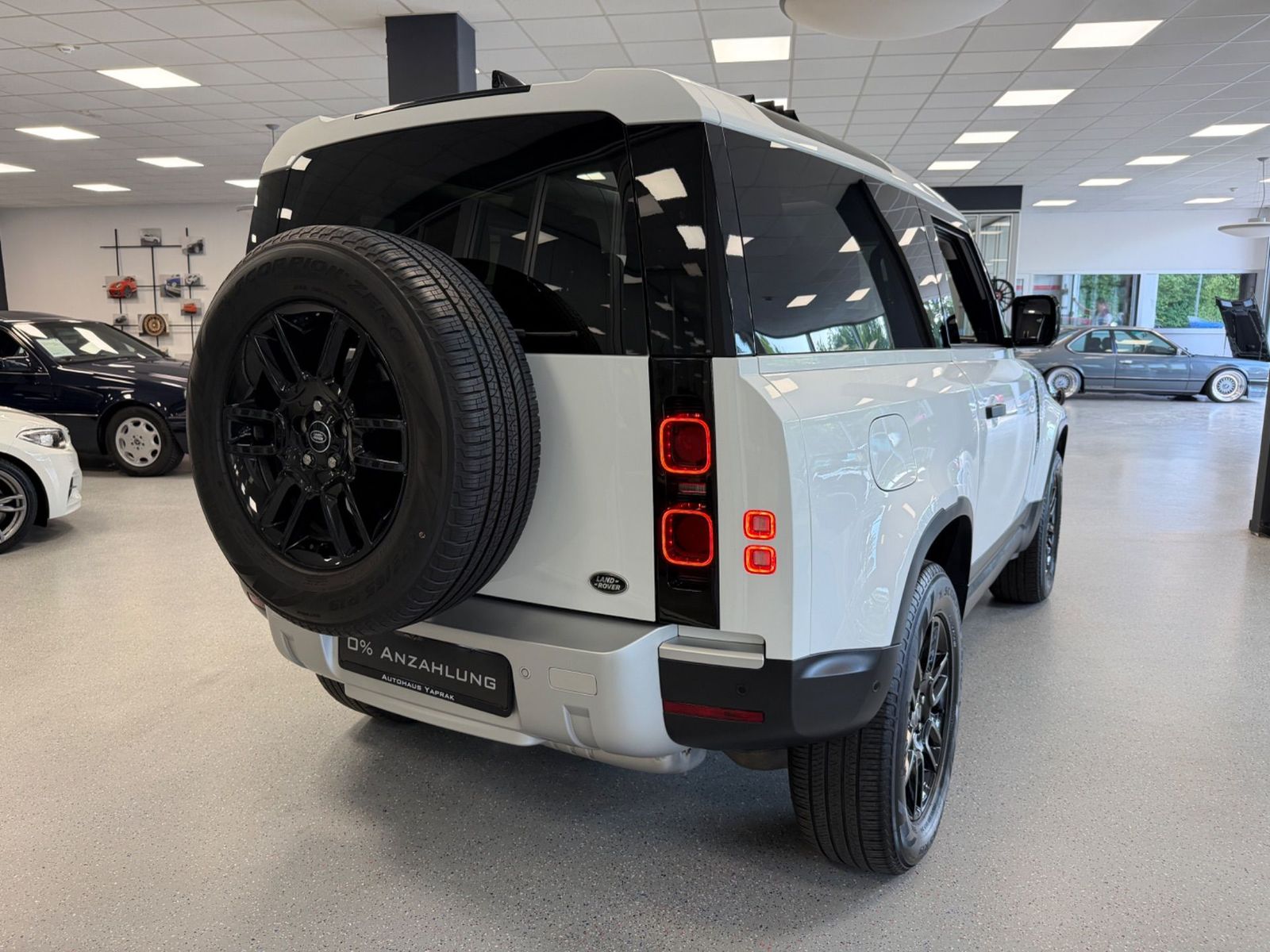 Land Rover Defender 90 3.0 D200|Faltdach|AHK|Design-P.|360° foto 14