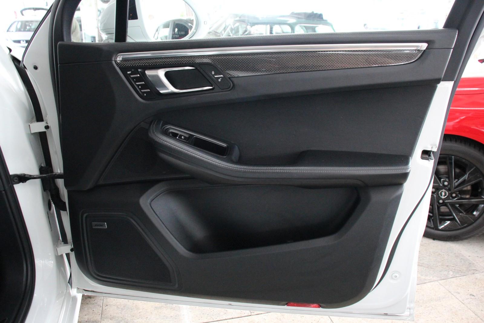 Porsche Macan Turbo *BOSE/Pano/Sitzbelüftung*