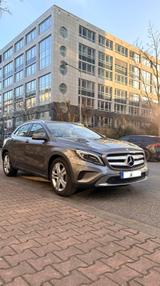 Mercedes-Benz GLA 180 Urban  | Mercedes-scheckheftgepflegt