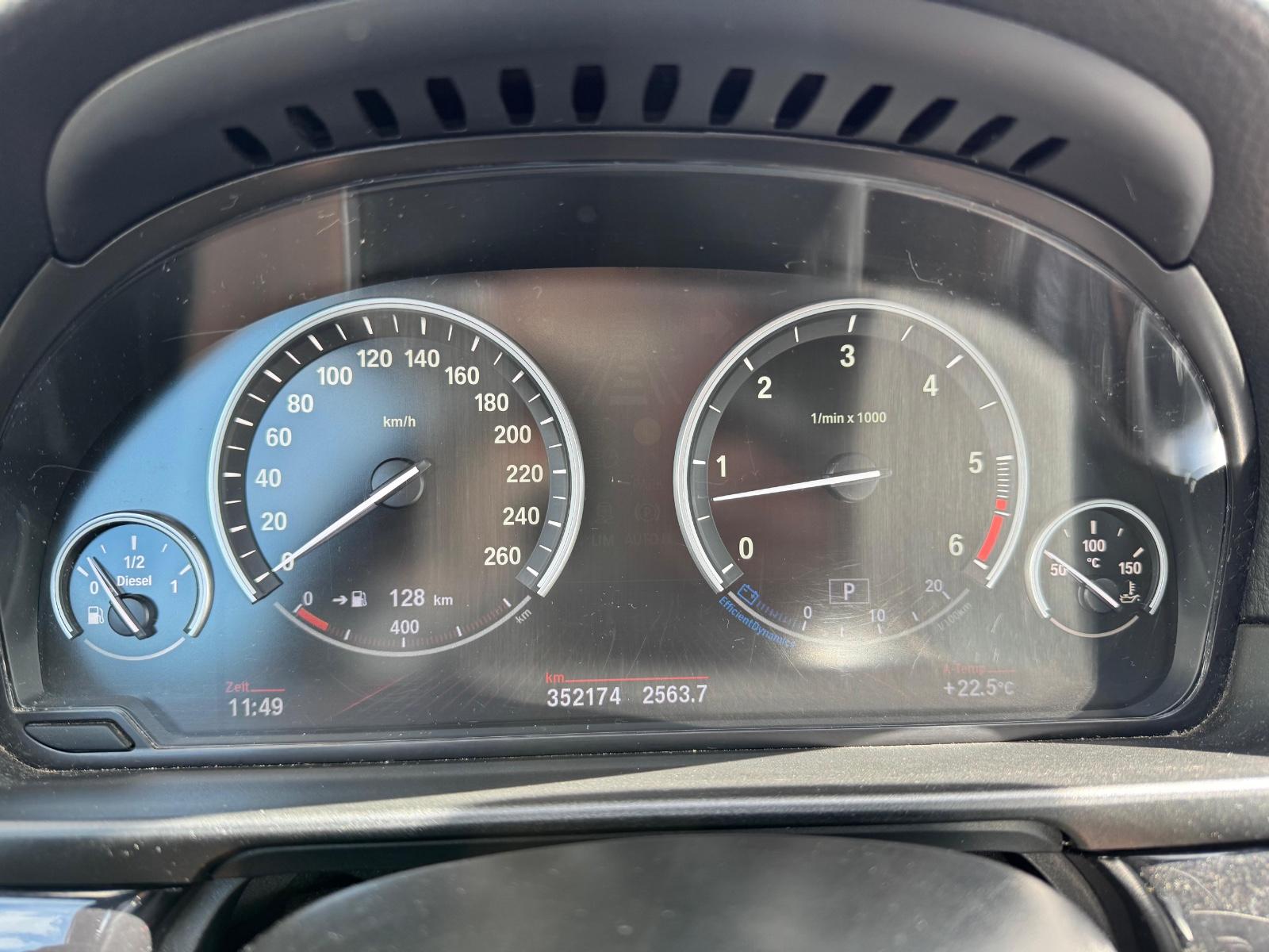 BMW 530 2012 — photo 11