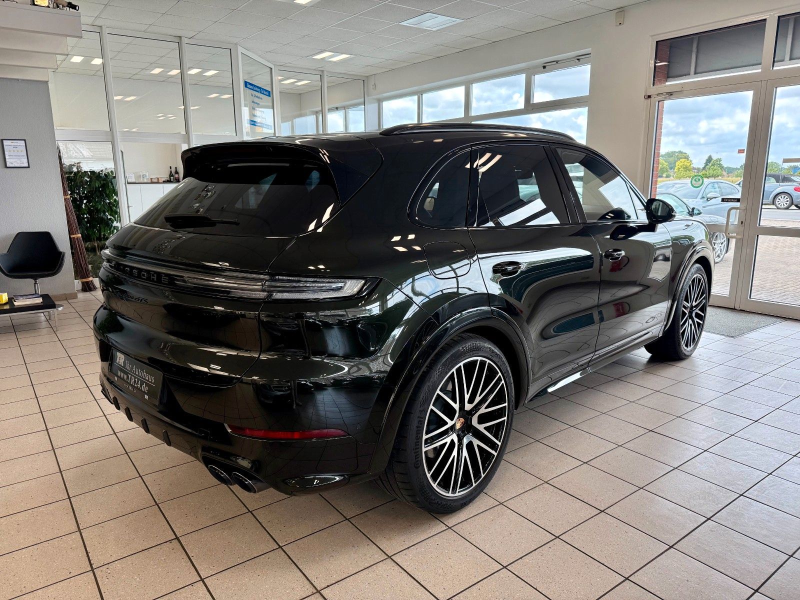 Fahrzeugabbildung Porsche Cayenne GTS PTS-Farbe/CarbonDesign/HUD/Burmester