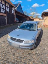 Volkswagen VW Passat 3b5 Kombi blau - Volkswagen Passat aus 1998: Kombi