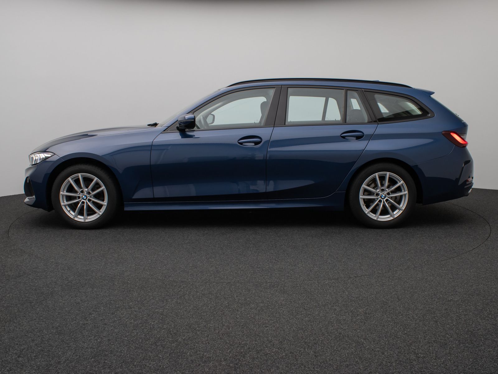 Fahrzeugabbildung BMW 318i DAB CockPit+ Widscreen Geschwindigkeitsreg