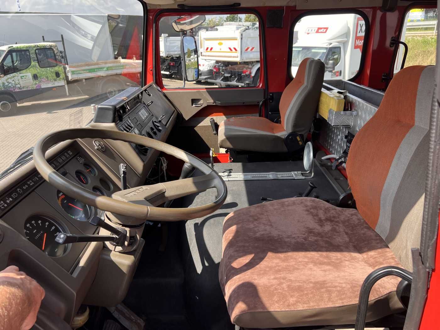 Fahrzeugabbildung Iveco 90-16 AW 4x4 LF8 Feuerwehr Standheizung 9 Sitze