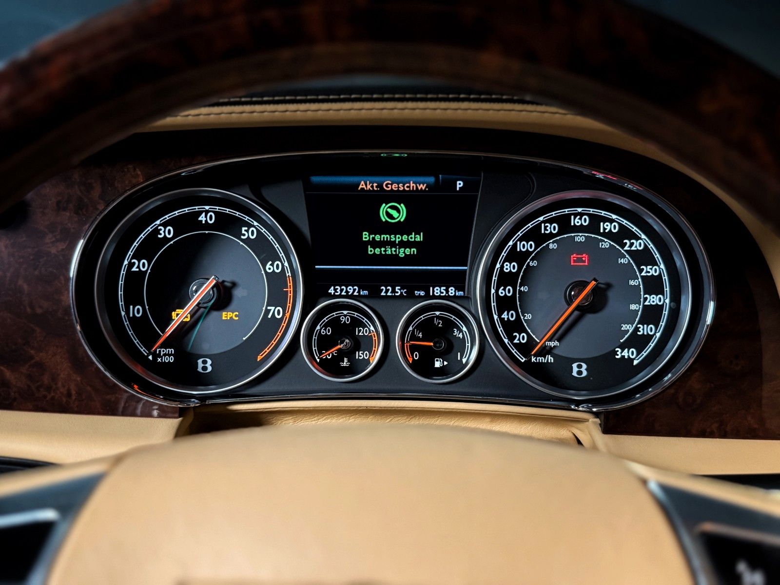 Fahrzeugabbildung Bentley Continental GT 6.0 W12 Speed 4WD Automatik
