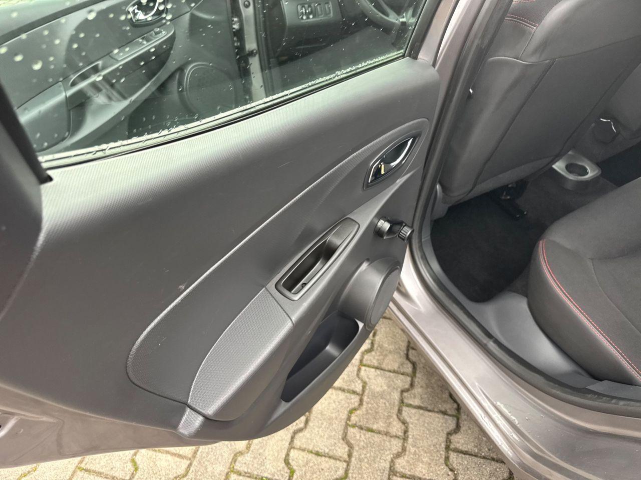 Renault Clio 2014 — фото 15