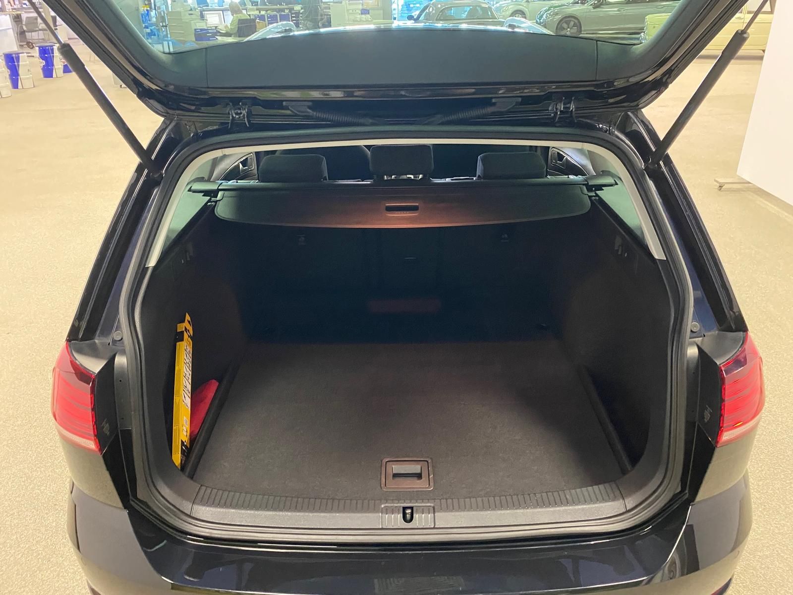 Fahrzeugabbildung Volkswagen Golf Variant VII 1.0 TSI Join+APP+ALLWETTER+NAVI