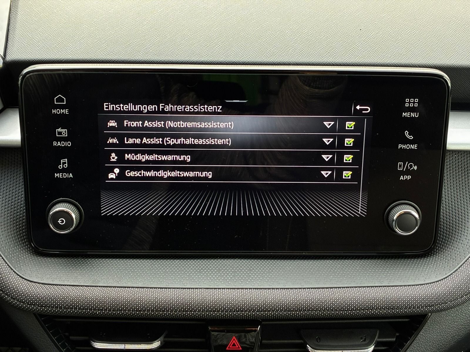 Fahrzeugabbildung SKODA Fabia 1.0 TSI Selection OPF