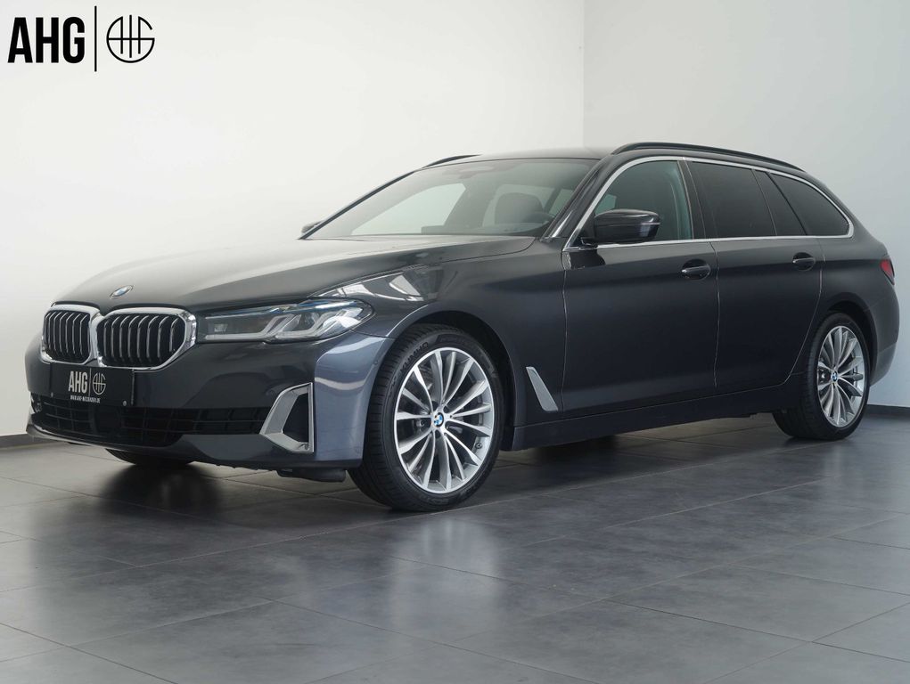 2022 BMW 520
