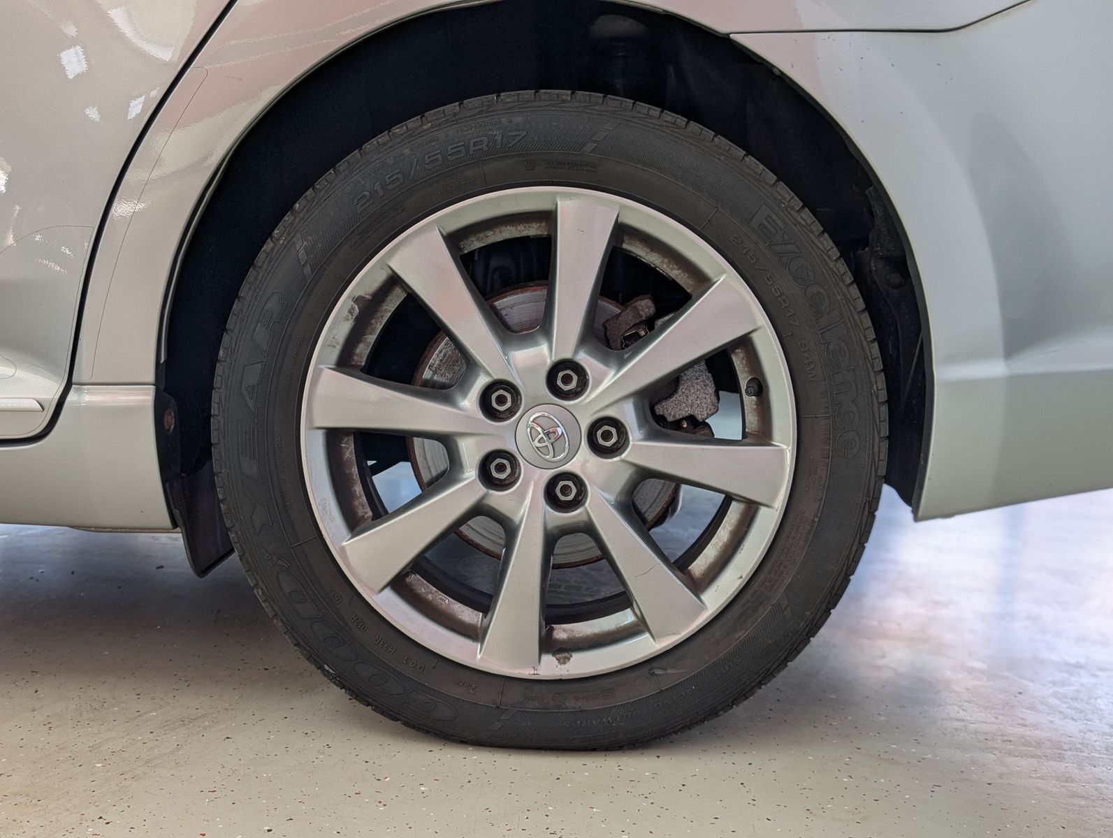 Fahrzeugabbildung Toyota Avensis Life Bi-XENON TEMPOMAT KLIMA KAMERA SHZ