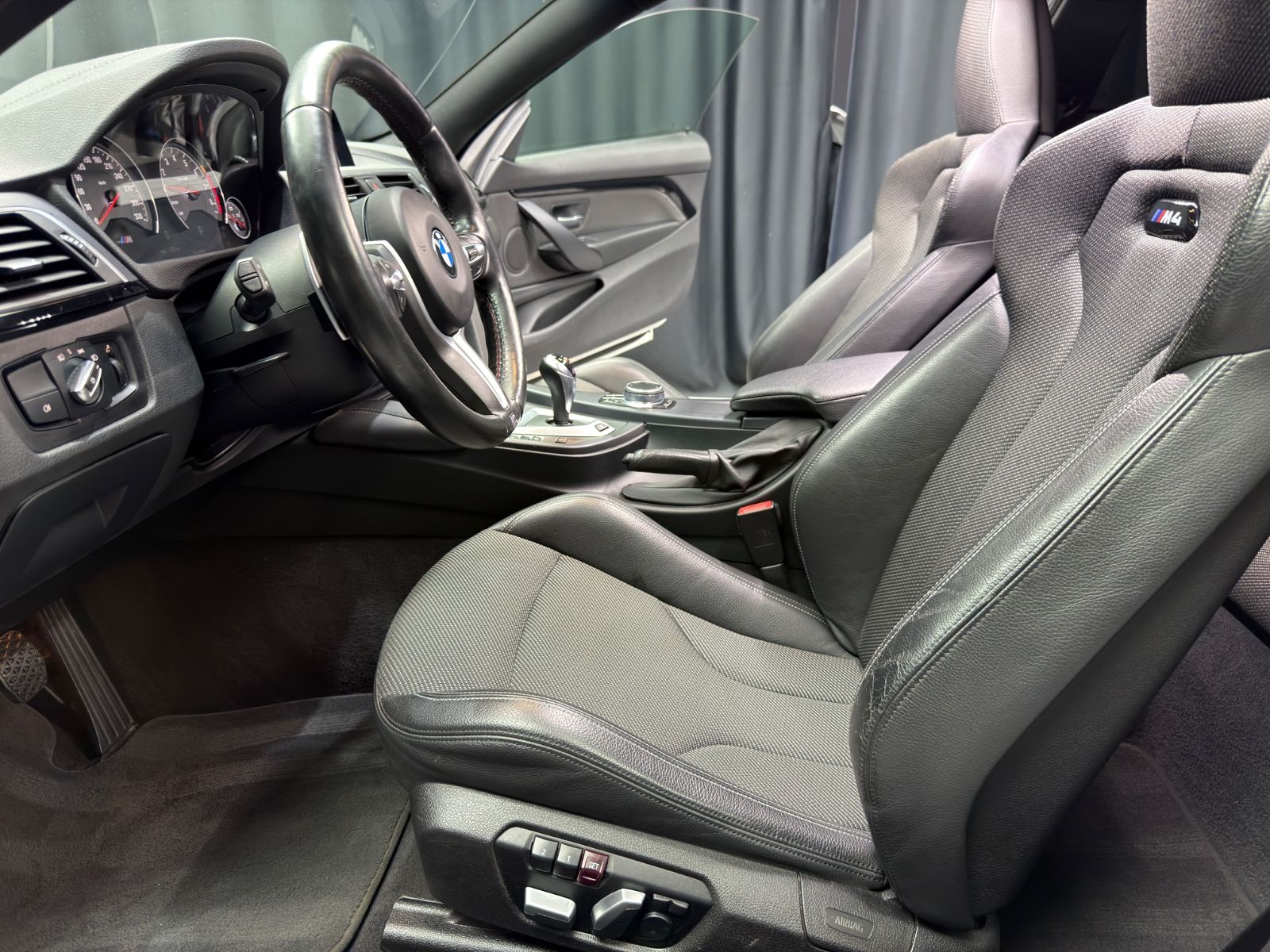 Fahrzeugabbildung BMW M4 Coupe DKG|NAVI|DEUTSCHES FAHRZEUG|LCI