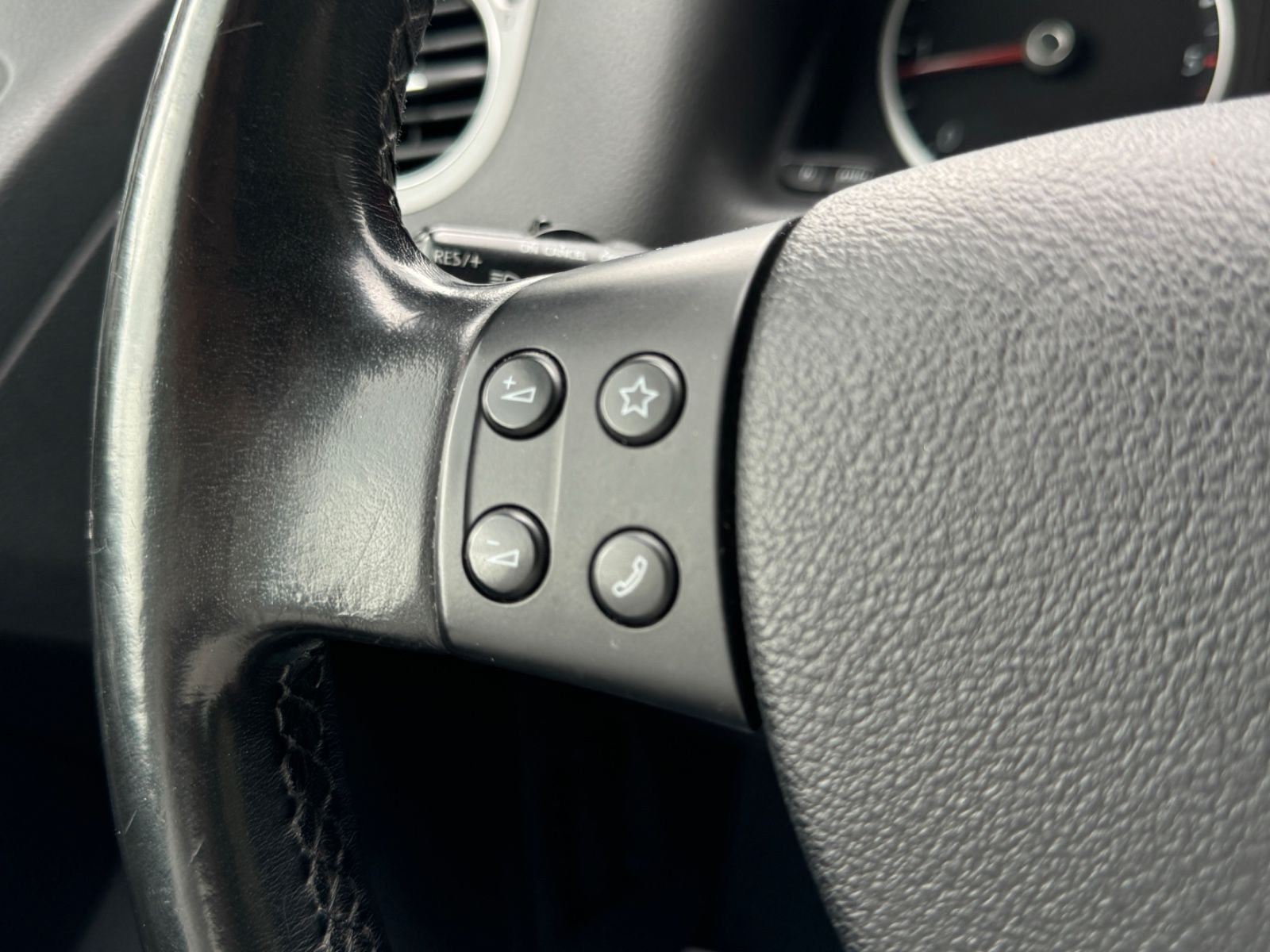 Fahrzeugabbildung Volkswagen Tiguan Sport & Style 4Motion/Kam./Leder/AHK