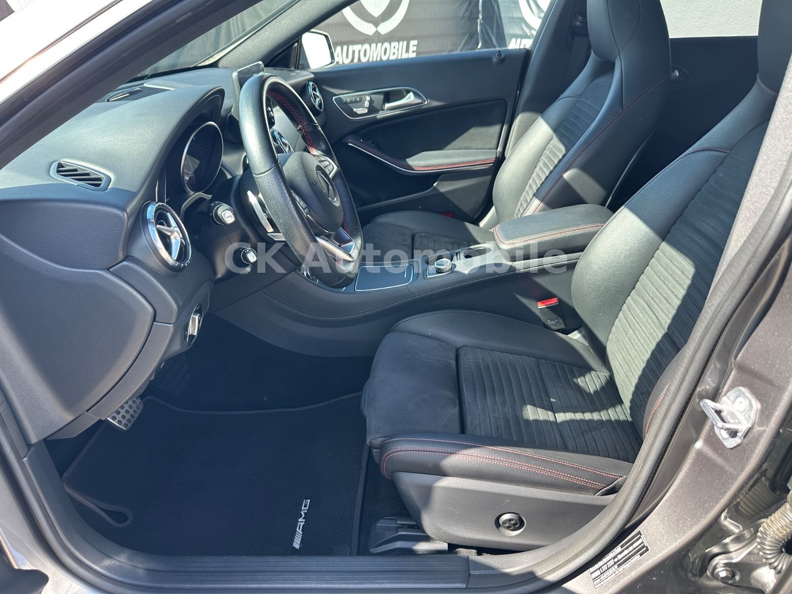 Fahrzeugabbildung Mercedes-Benz CLA 250 Shooting Brake AMG-Line/Navi/LED/ACC/Kam