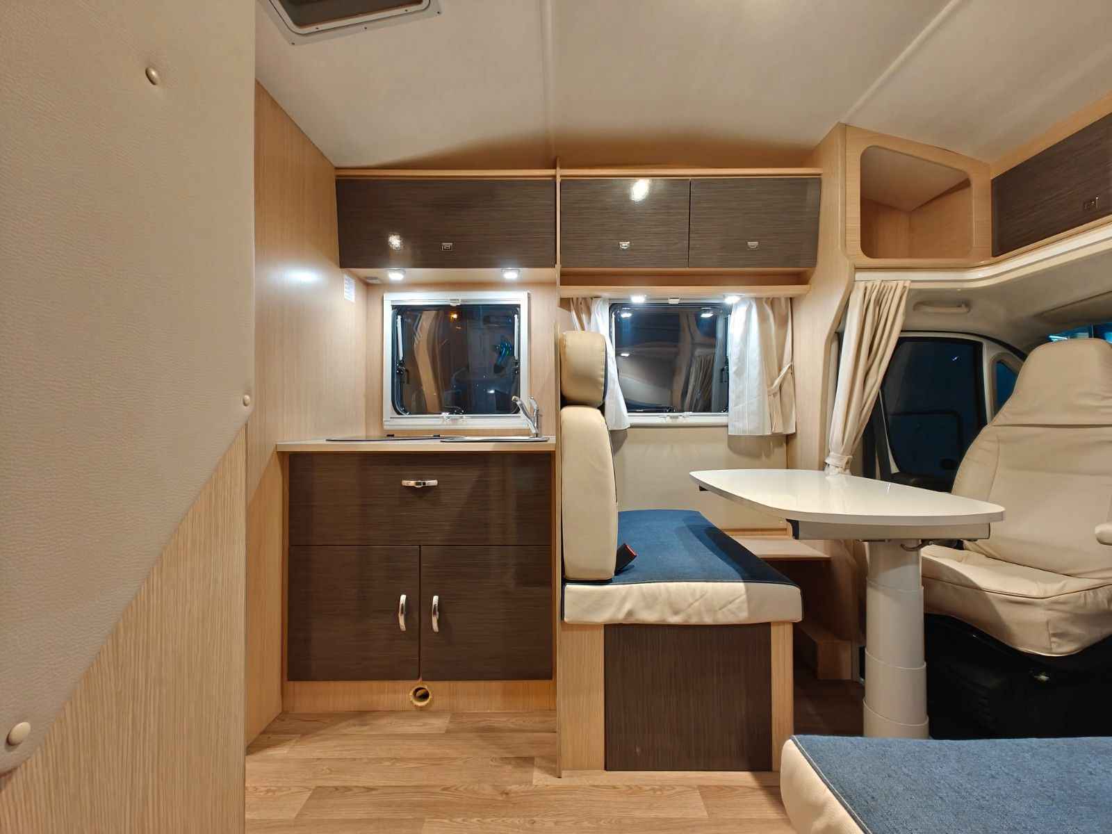 Fahrzeugabbildung XGO Dynamic 95 P - Autom. SAT, TV, Einzelbetten -