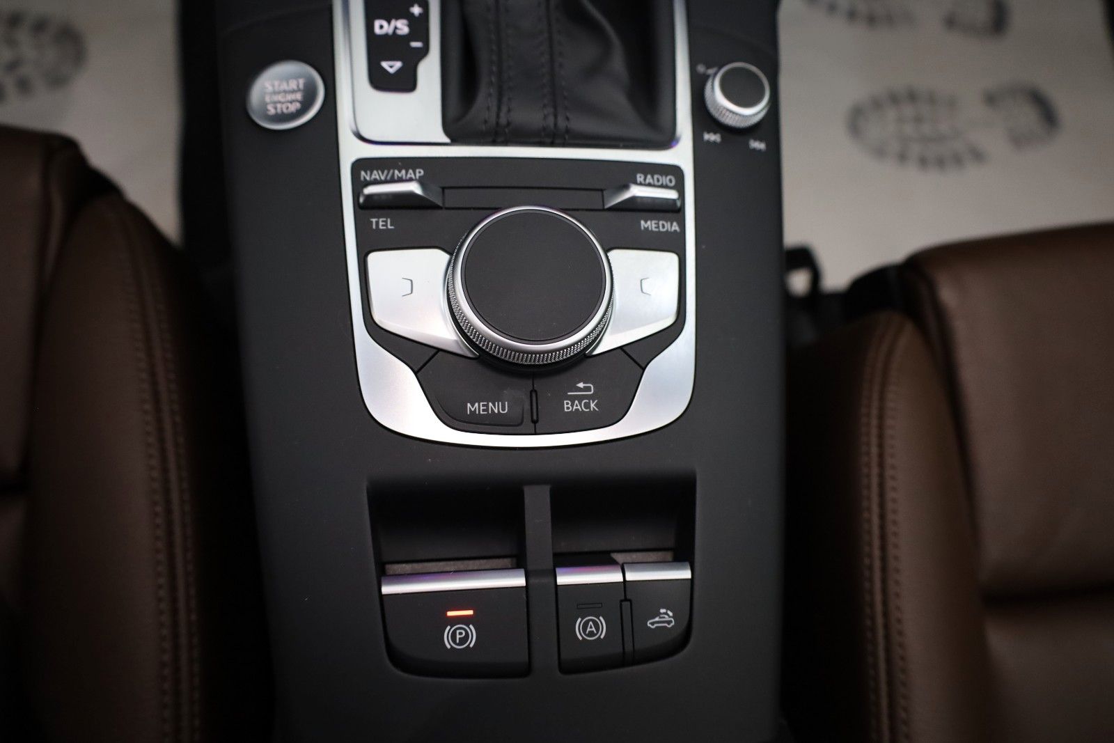 Fahrzeugabbildung Audi A3 35TFSI design Leder,Navi,LED,SH,Massage,SR+WR