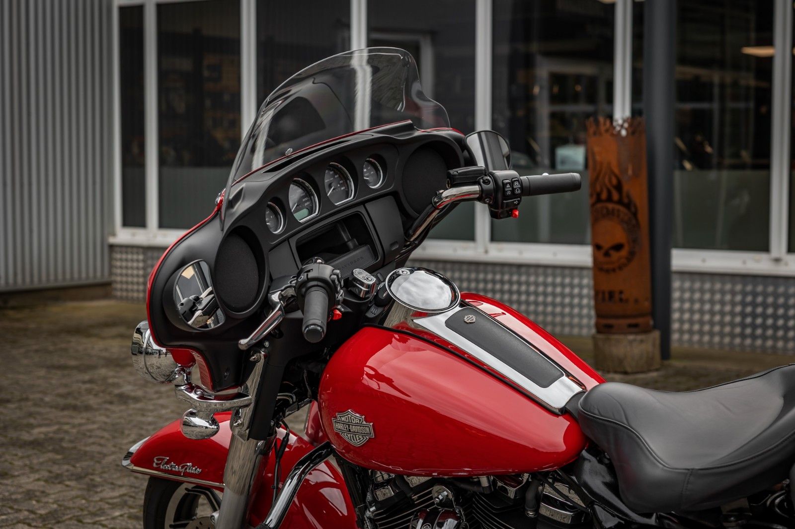Fahrzeugabbildung Harley-Davidson FLHTP Electra Glide Standard - Firefighter