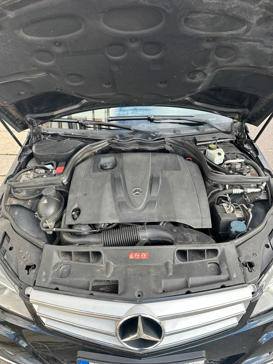 Mercedes-Benz C220 2010 — photo 9