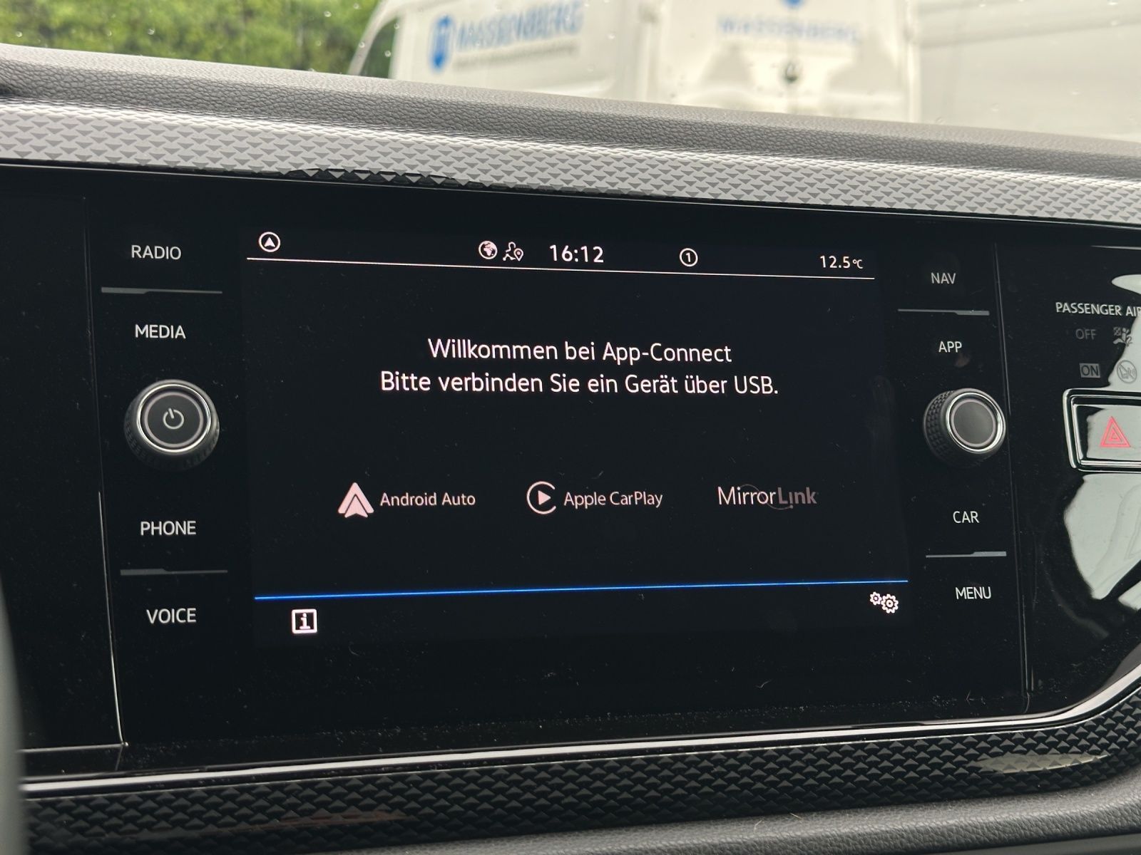 Fahrzeugabbildung Volkswagen Taigo Life TSI LED SH DAB+ PDC