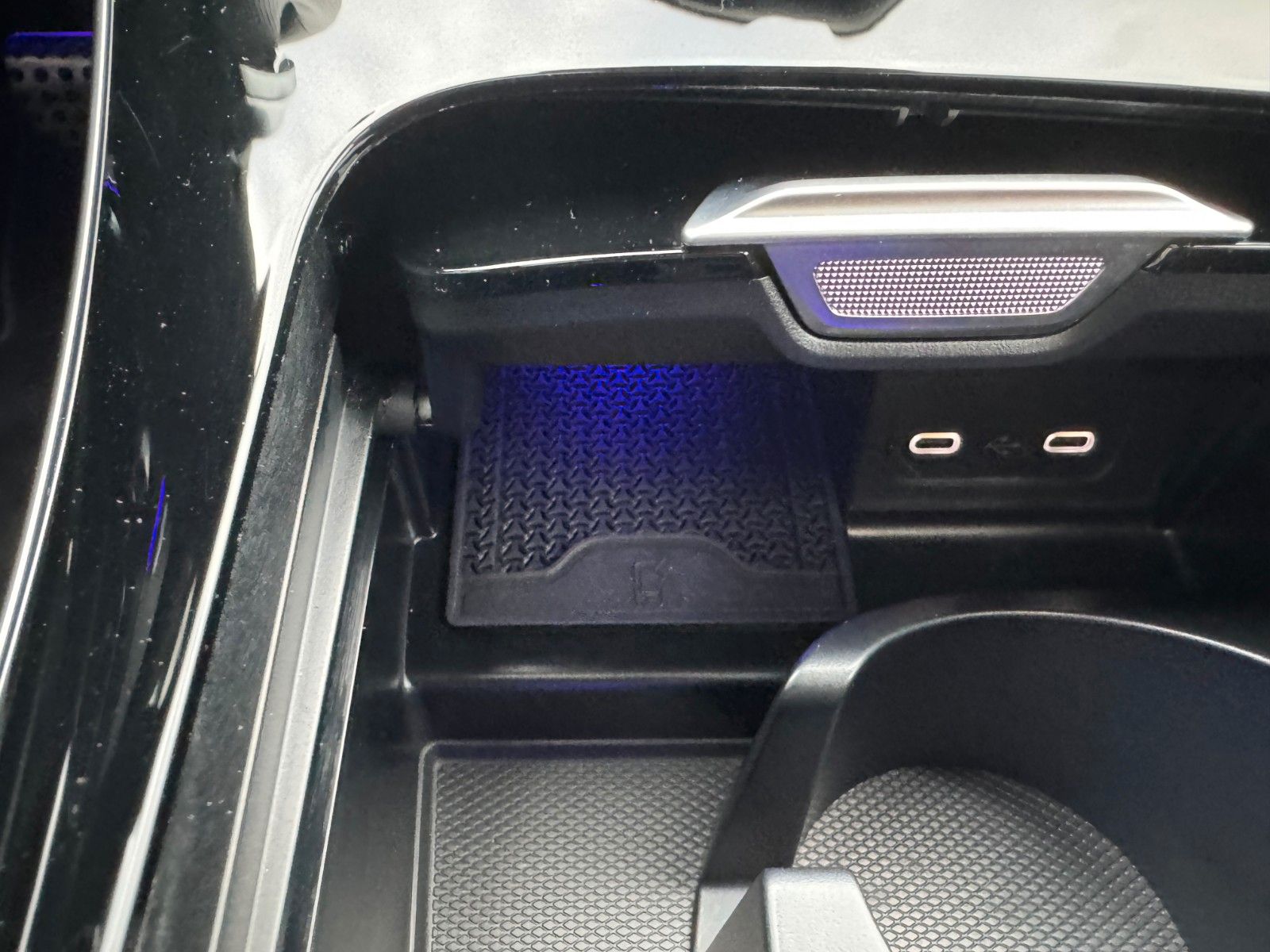 Fahrzeugabbildung Mercedes-Benz C 200d T AMG+Pano+AHK+Distr+Digital+360