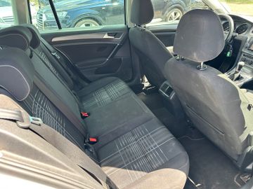 Volkswagen Golf - 12