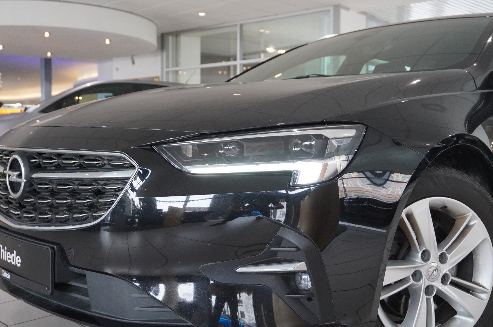 Fahrzeugabbildung Opel Insignia B ST 2.0D ELEGANCE NAVI/LED/KAMERA/AHK