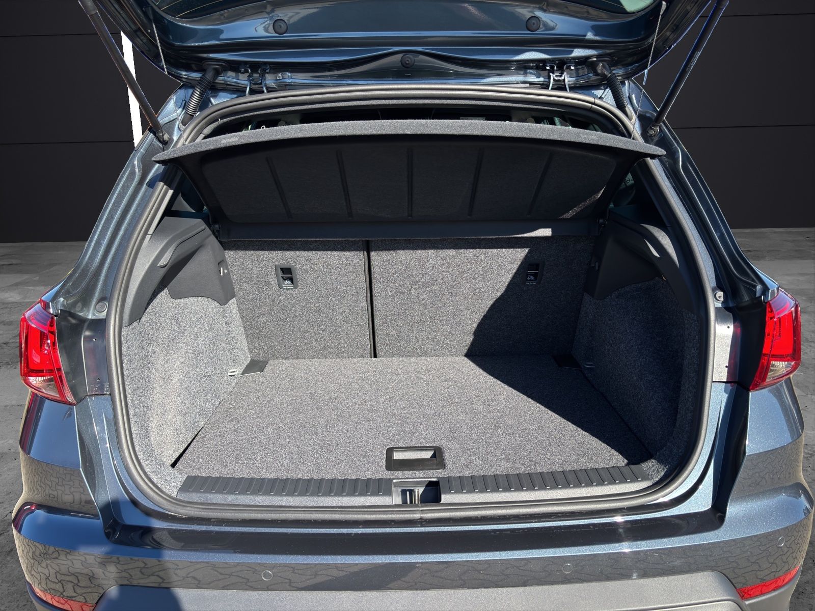 Fahrzeugabbildung SEAT Arona 1.0 TSI FR KESSY RFK 18" BICOLOUR