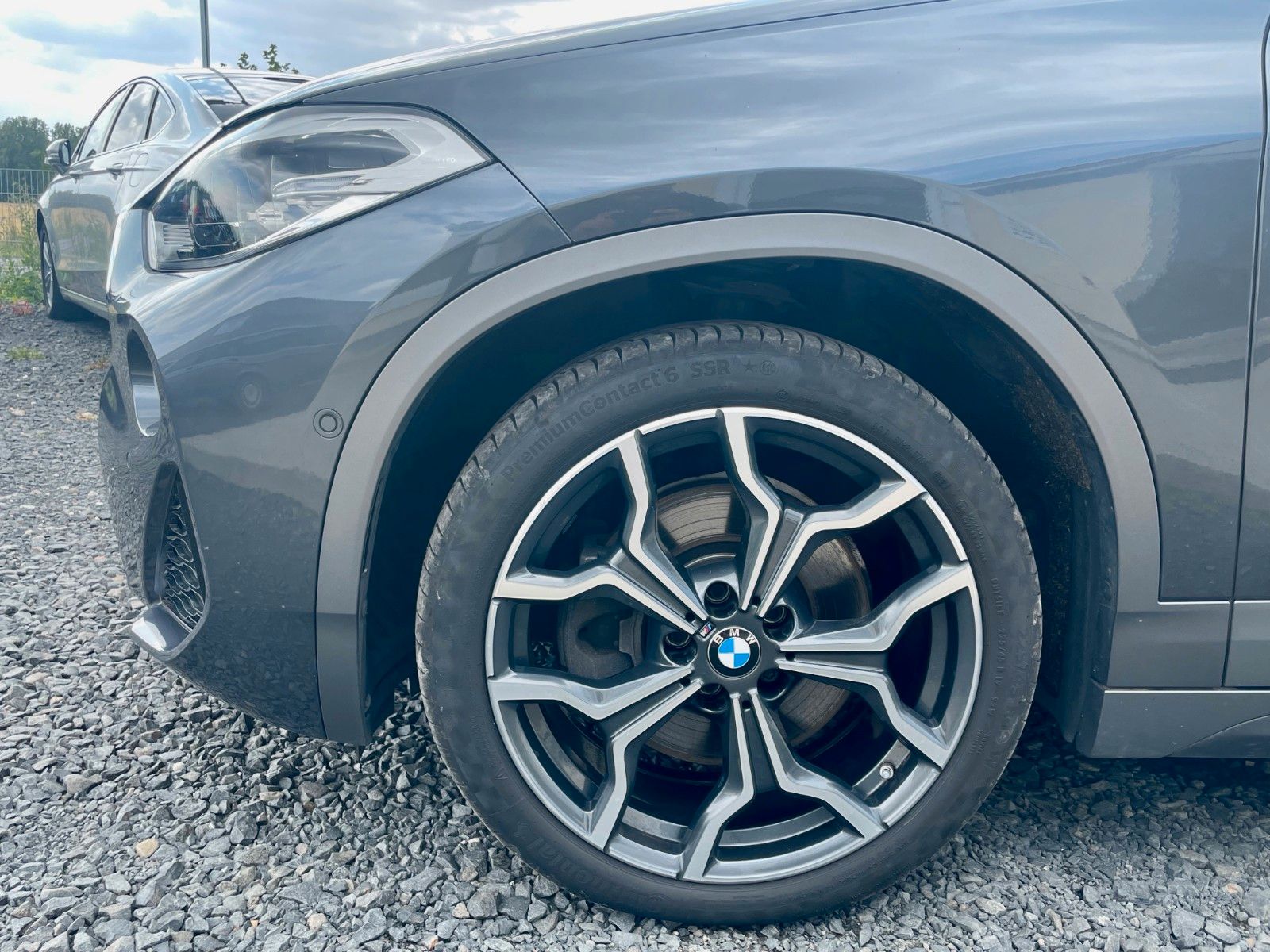 Fahrzeugabbildung BMW X2 sDrive20d M SPORTPAKET Sport-Aut. LED HUD HiF