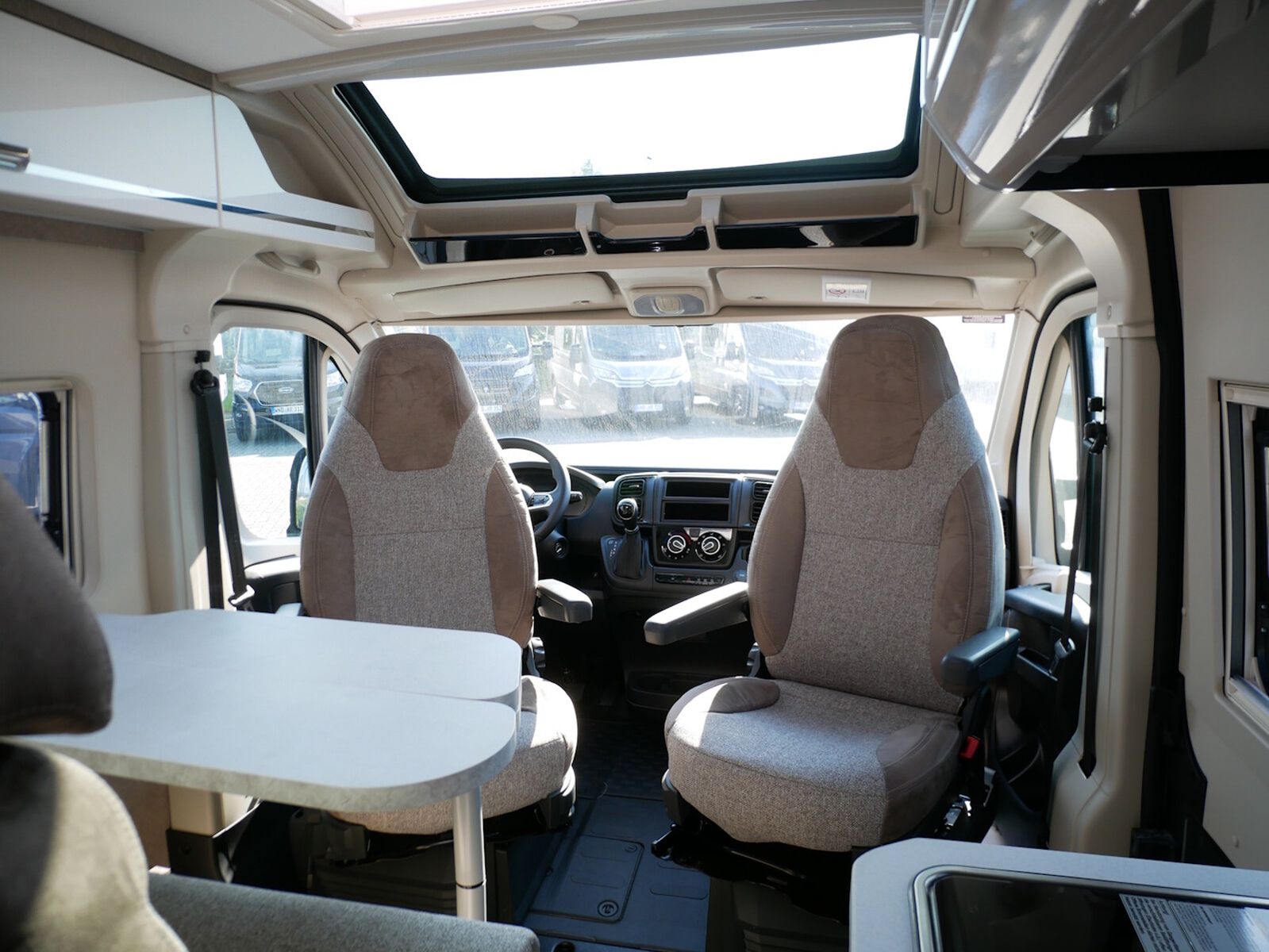 Fahrzeugabbildung Karmann Davis Lifestyle DA 590 LS Panorama + Automatik