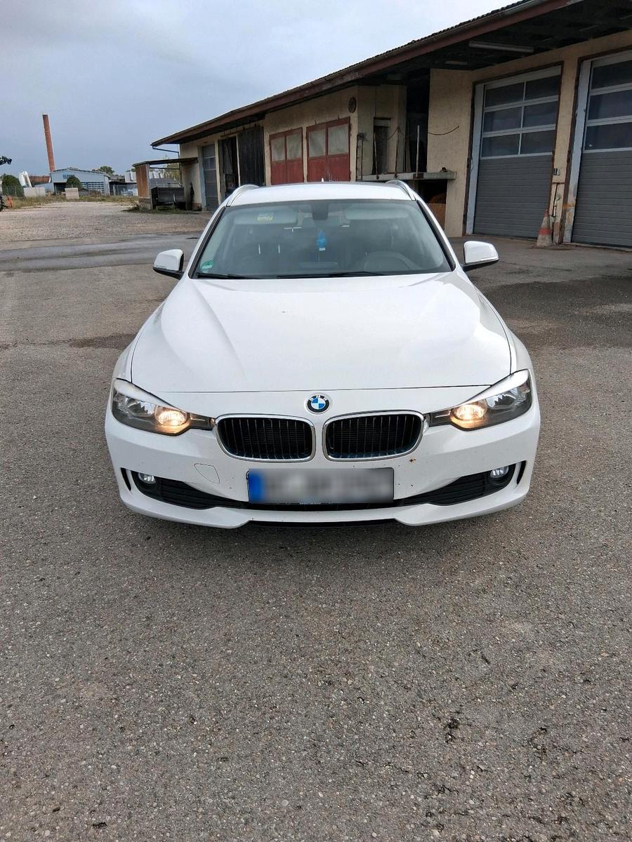 BMW  2014 — rear view
