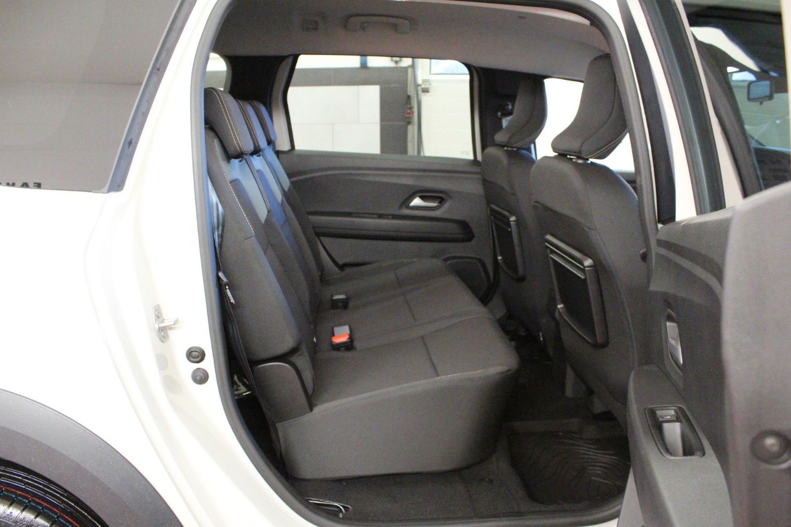 Fahrzeugabbildung Dacia Jogger Hybrid 155 Extreme 5-Sitzer MY 2026