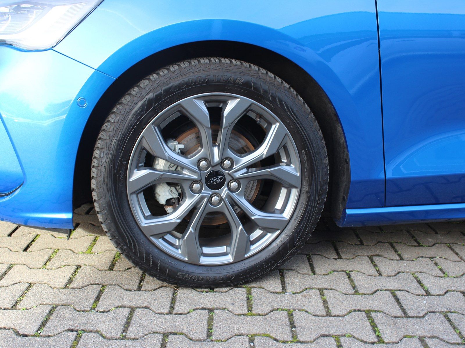 Fahrzeugabbildung Ford Focus ST-Line X 1,0 EcoBoost Mild-Hybrid