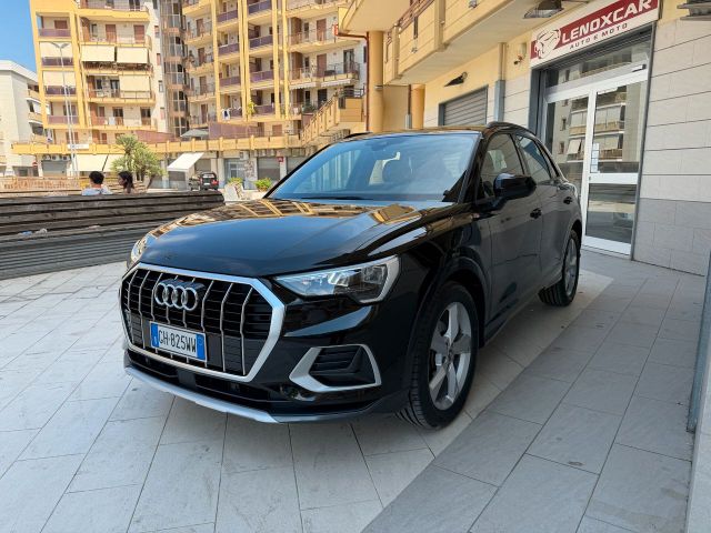 AUDI Audi Q3 35 TDI S tronic Business Advanced