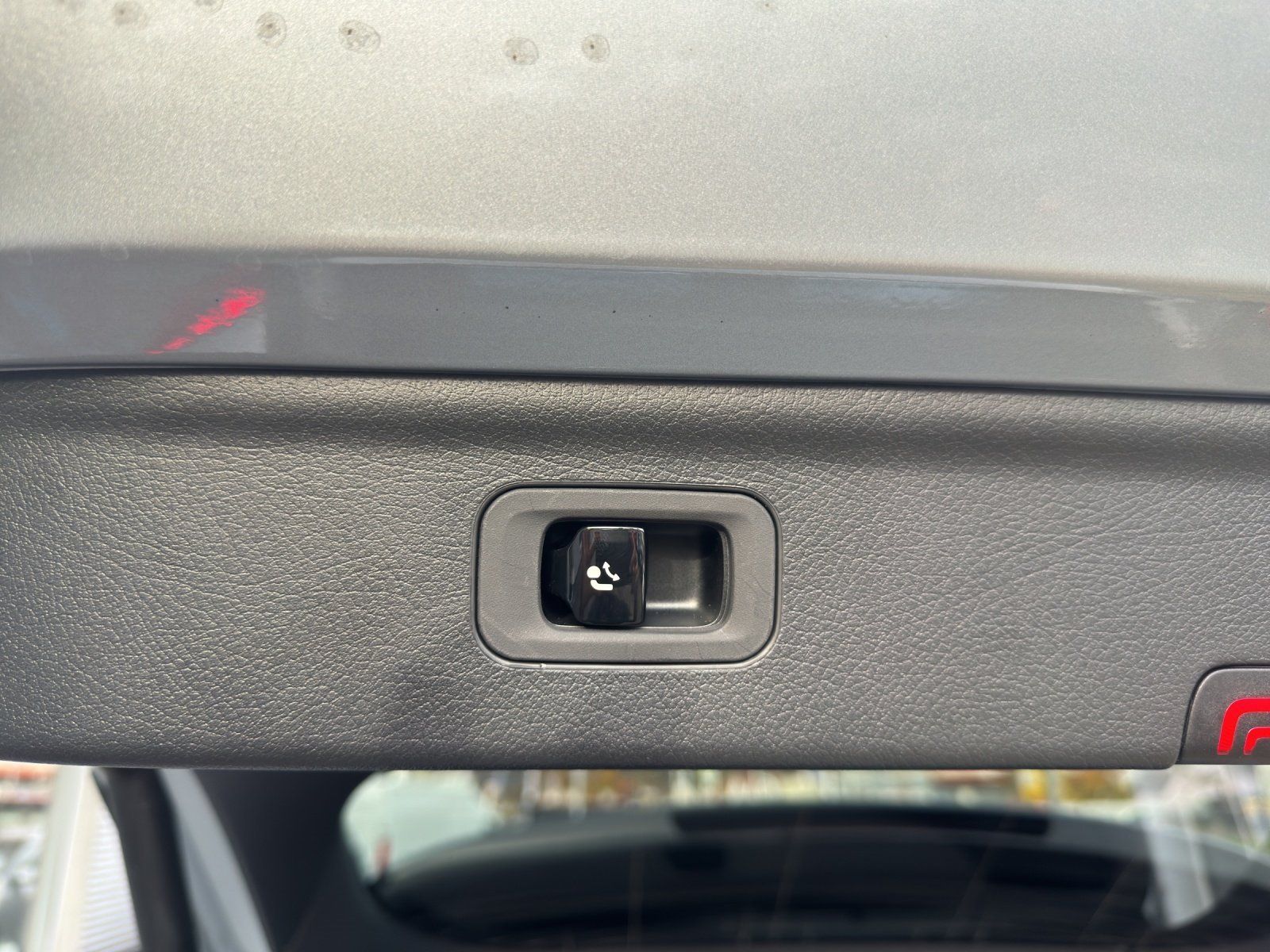 Fahrzeugabbildung Mercedes-Benz EQE350 4M SUV AMG Prem AIRMATIC Pano AHK HUD HAL