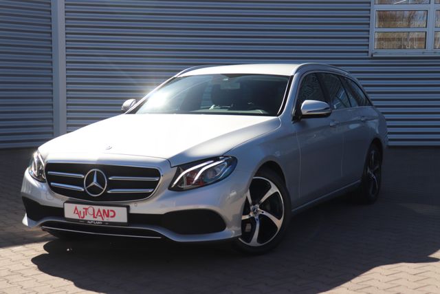 Mercedes-Benz E220 T d Avantgarde LED Navi Teilleder Burmester