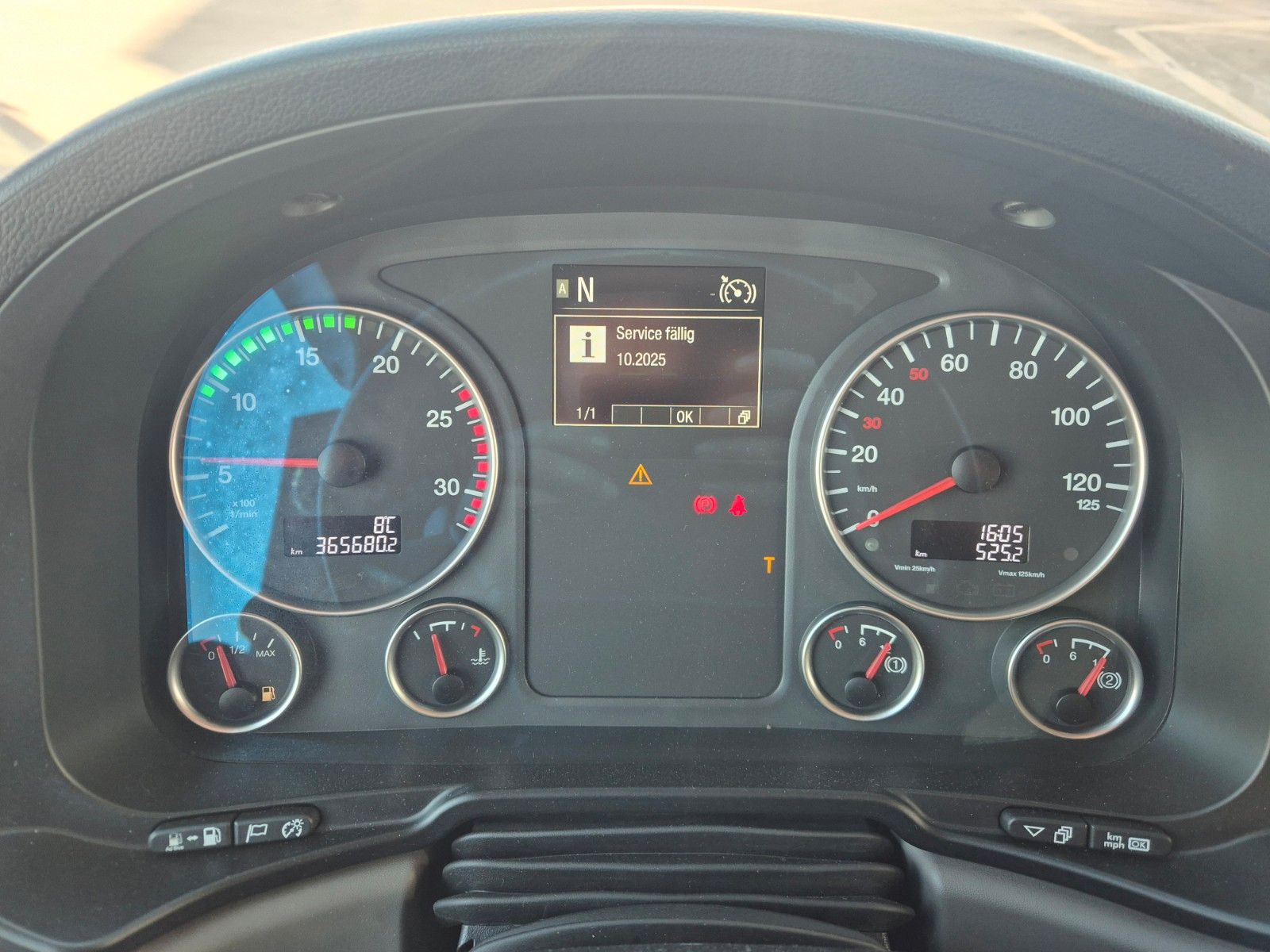 Fahrzeugabbildung MAN TGS 26.460 6x2 Baustoff / Hiab 177 K