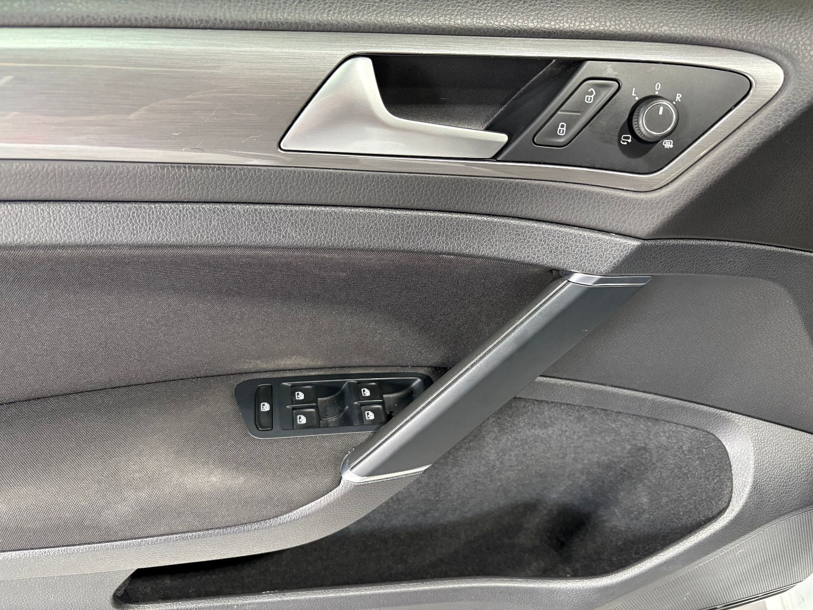 Fahrzeugabbildung Volkswagen Golf VII Lim. Allstar BMT/NAVI/PDC/SHZ/KLIMA/