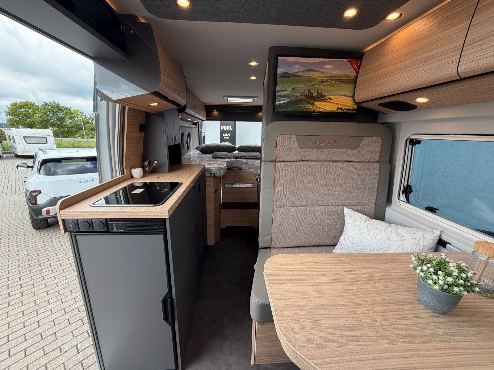 Fahrzeugabbildung Malibu Van first class - two rooms GT skyview 640 LE RB