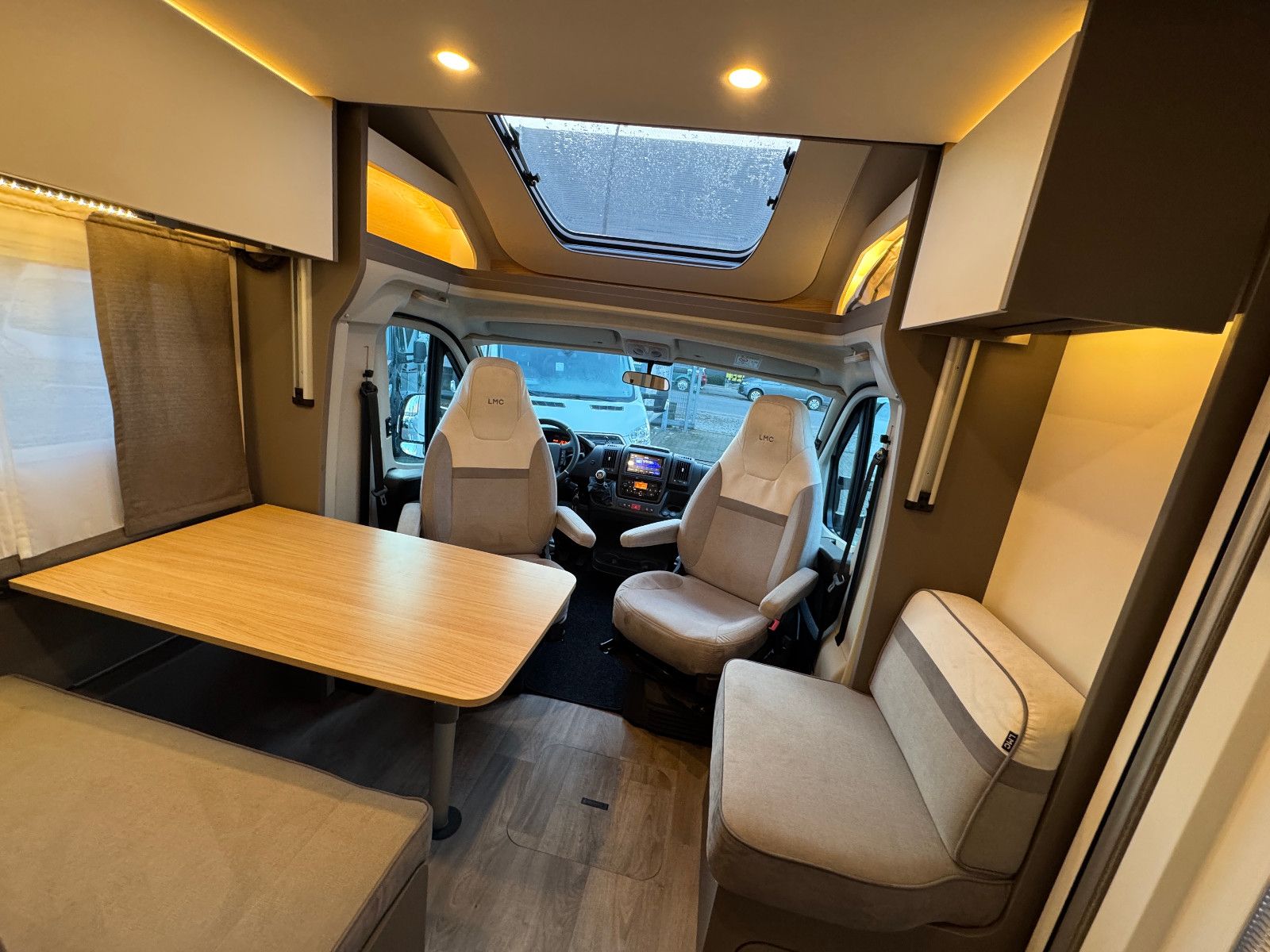 Fahrzeugabbildung LMC TOURER LIFT H 730 G DACHKLIMA SAT SKYROOF HUBBET