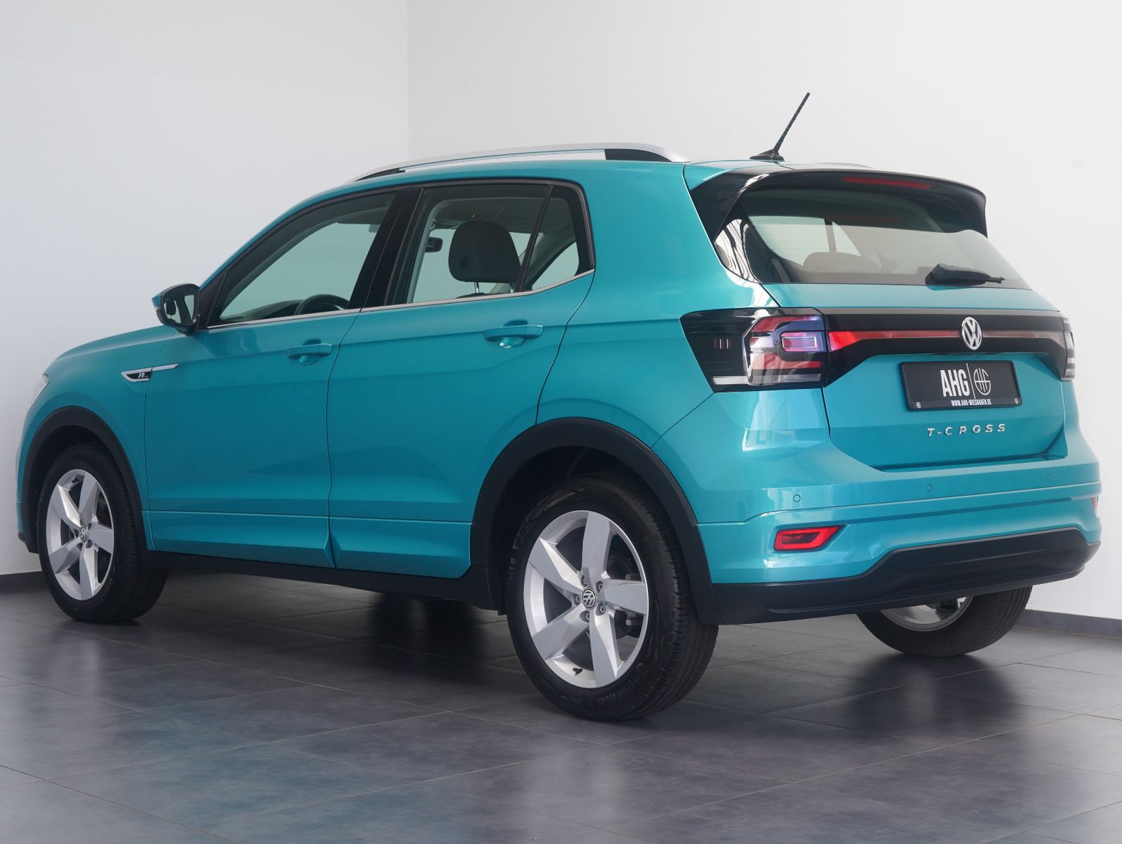 Fahrzeugabbildung Volkswagen T-Cross 1.5 TSI DSG Style R-LINE-EXTERIEUR
