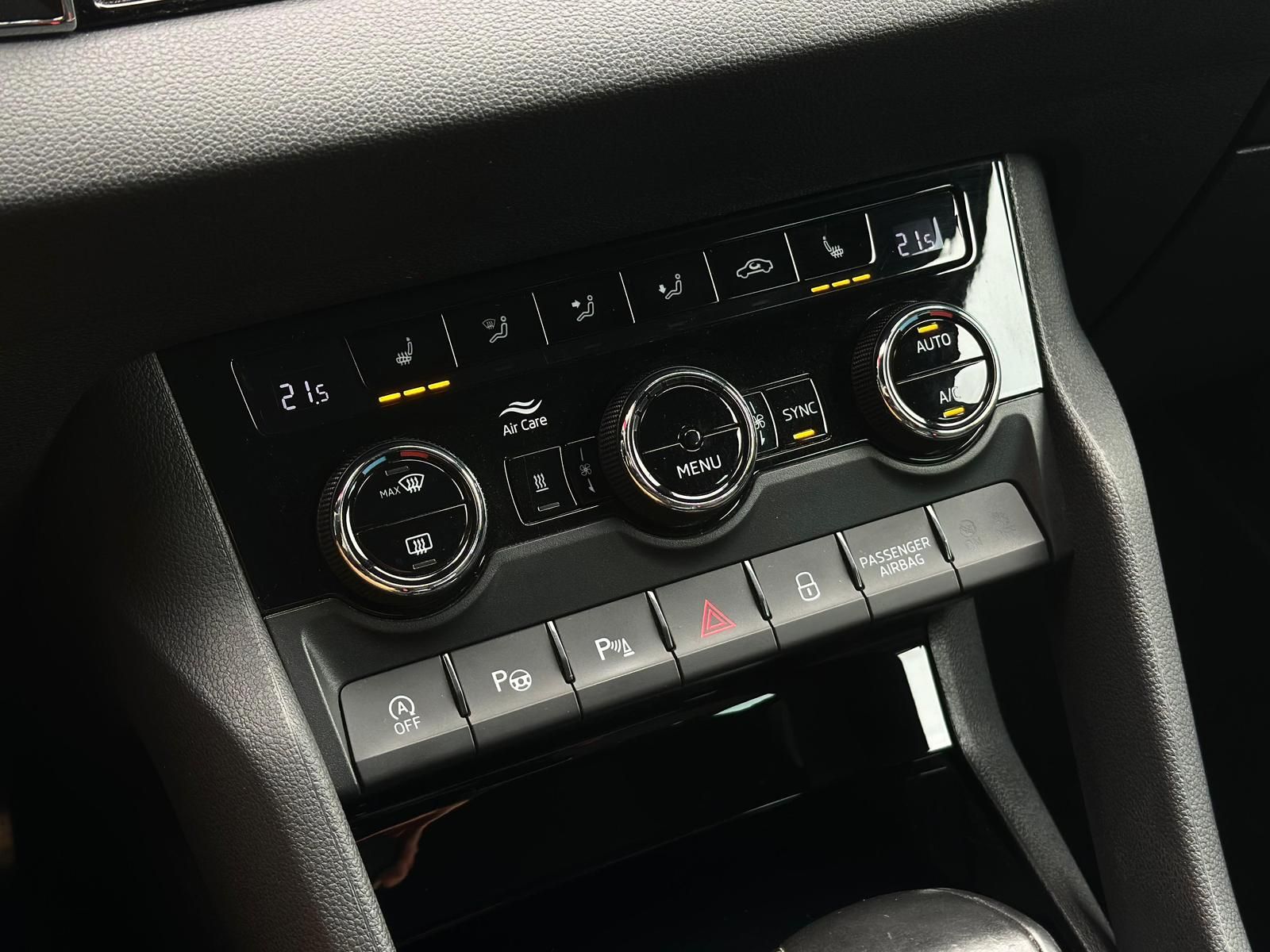 SKODA Karoq 2.0TSI SPORTLINE 4x4* LED#AHK#PANO#SH#KEYL - Image 14