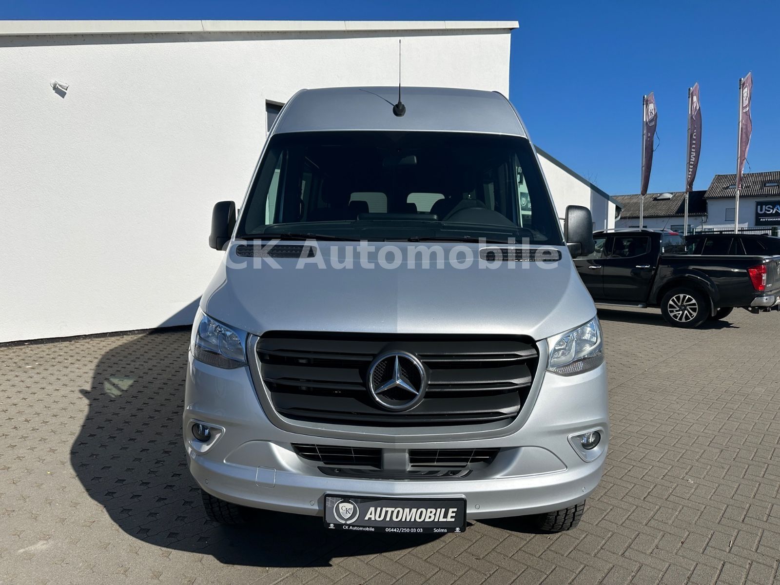Fahrzeugabbildung Mercedes-Benz Sprinter 319 Kombi 4x4/8 Sitze/Klima/Navi/Kamera